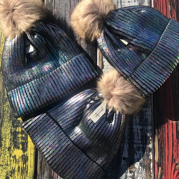 Only 1 Left!!! ☃️NWT Metallic Fuzzy Lined Beanies - Picture 4 of 8